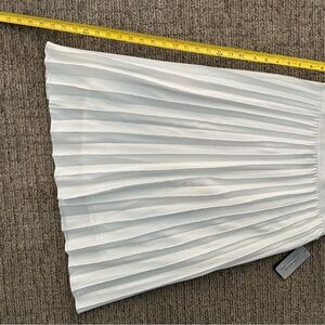 NWT White Pleated Skirt